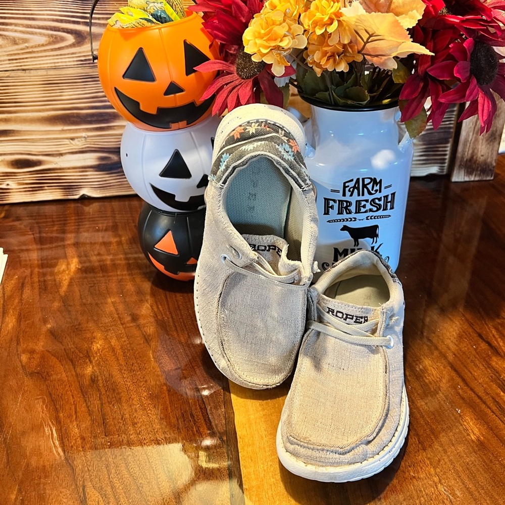 Roper Kids' Cream Moccasins